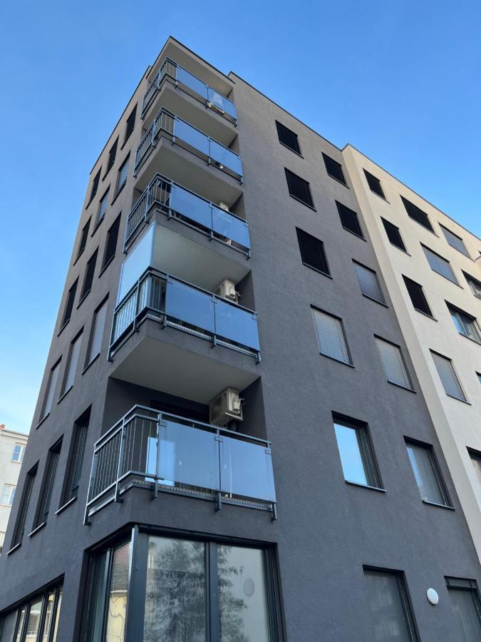 Elegant Escape Apartment II - City Centre Bratislava Exterior photo